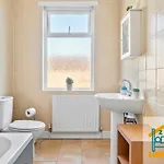 2br In Sleeps 8 Close To Bae Systems, Hospital, Lakes *