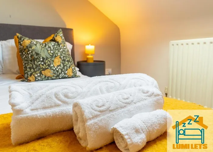 Сasa de vacaciones 2br In Sleeps 8 Close To Bae Systems, Hospital, Lakes